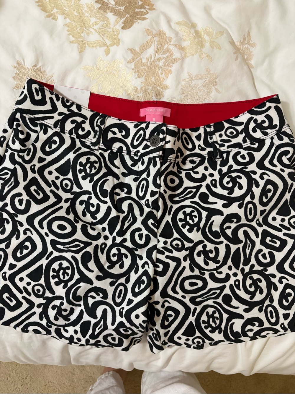 Isaac Mizrahi Black & White Patterned Shorts with Red Waistband